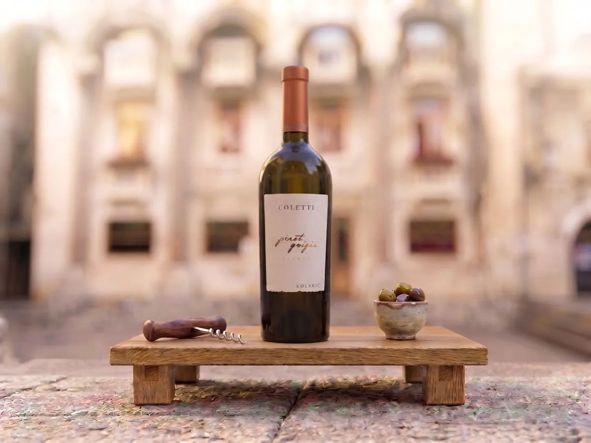 Pinot Grigio Coletti, 0.75 l bottle on Peristil Square, Café & Restaurant Lvxor Split