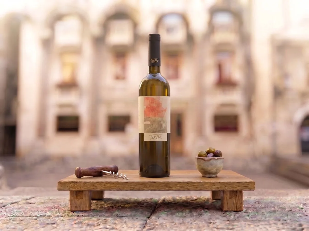Pošip Toreta, 0.75 l bottle on Peristil Square, Café & Restaurant Lvxor Split